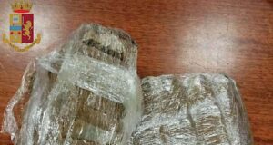 Arrestato pusher 18enne: trovato con oltre 3 etti di hashish