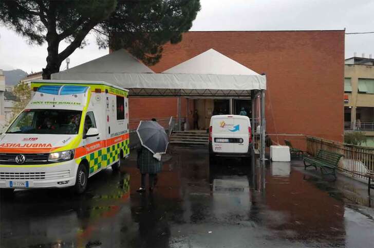 Oss guarite da Covid, legale Cub ottiene la differita per la vaccinazione