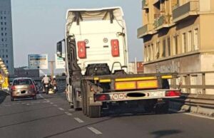 Tunisino ubriaco alla guida di motrice su Sopraelevata: preso da Polizia locale