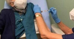 La quarta dose anti Covid-19 per over 80 e categorie a rischio