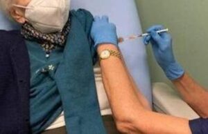 Covid, l’Austria introduce l’obbligo vaccinale. Previste multe salate La quarta dose anti Covid-19 per over 80 e categorie a rischio