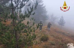 Piani di Praglia, tornati a casa i 3 ragazzi ritenuti dispersi: avevano i cellulari scarichi Si perde con i cani ai Piani di Praglia per la nebbia, salvata
