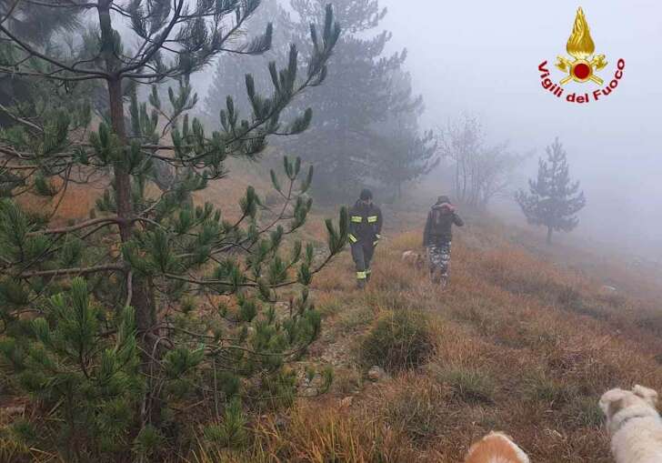 Si perde con i cani ai Piani di Praglia per la nebbia, salvata