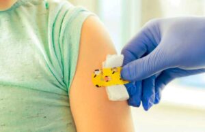 Covid, primi bimbi vaccinati a Villa Bombrini. Genitori pro vax: ci fidiamo Covid, oggi al via le prenotazioni delle terza dose anche per i 12-15enni