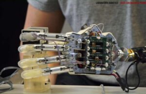 Ilda, la mano bionica: forte, delicata e compatta