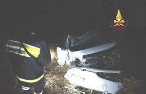 Volano in un dirupo a Case Becco, tre ragazzi soccorsi dai VVF Volano in un dirupo a Case Becco, tre ragazzi soccorsi dai VVF