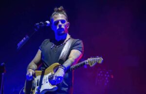 Enrico Nigiotti in concerto a Napoli Enrico Nigiotti in concerto a Napoli