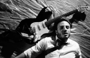 Rino Castel pubblica i suoi Mayday e Parata Black Rino Castel pubblica i suoi Mayday e Parata Black