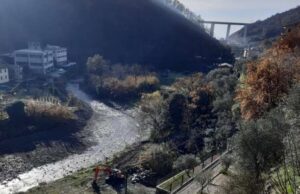 Recco, intervento di pulizia del torrente in località Corticella