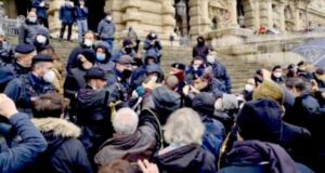Tensione in Cassazione: avvocati e deputato bloccati dalla Polizia