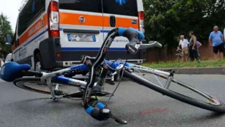 Ciclista muore schiacciato da un tir a Genova Bolzaneto