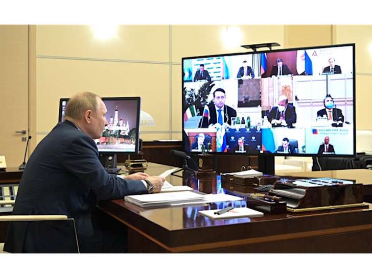 L’incontro tra il leader russo Putin e gli imprenditori italiani