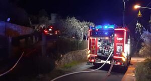 Pigna, incendio distrugge magazzino: uomo ricoverato in stato di shock