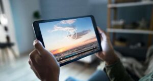 A Loano 5 tablet per consultare i quotidiani in biblioteca