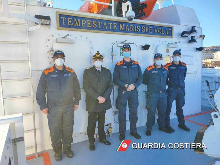 La Roberto Aringhieri della Guardia Costiera ormeggiata alla Spezia