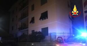 A fuoco appartamento ad Albissola Marina, 12 intossicati, fra cui due bambini