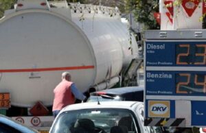 Caro carburanti, Trasportounito sospende servizi dal 14 marzo