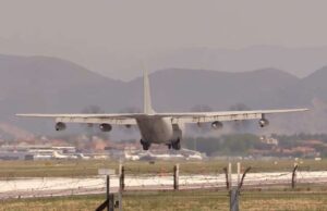 Aeroporto di Pisa, armi e munizioni al posto di aiuti umanitari Aeroporto di Pisa, armi e munizioni al posto di aiuti umanitari