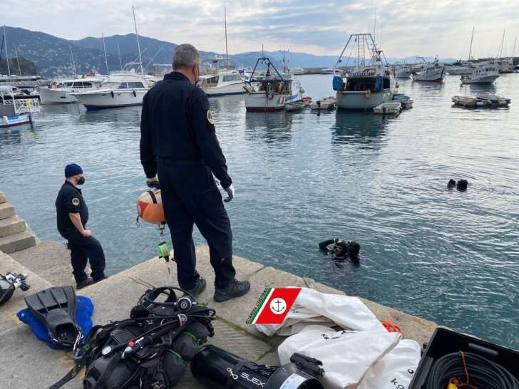 Tre quintali di rifiuti recuperati dai fondali del porto di Santa Margherita Ligure