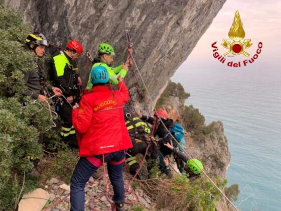 VVF e Soccorso Alpino salvano donna sul Muzzerone