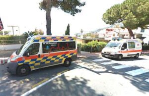 Ospedaletti, camion dei rifiuti fuori controllo travolge netturbino Ospedaletti, camion dei rifiuti fuori controllo travolge netturbino