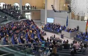 Il Parlamento tedesco approva vendita armi pesanti all’Ucraina Il parlamento tedesco approva vendita armi pesanti all’Ucraina
