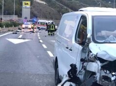 Migranti a piedi in A10, incidente mortale. Mai: Lamorgese si svegli