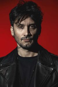 Fabrizio Moro torna live