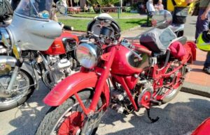 Recco, cento moto d’epoca Guzzi sul lungomare Bettolo