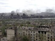 Azovstal, si arrendono in circa 350, 51 i feriti soccorsi dai russi