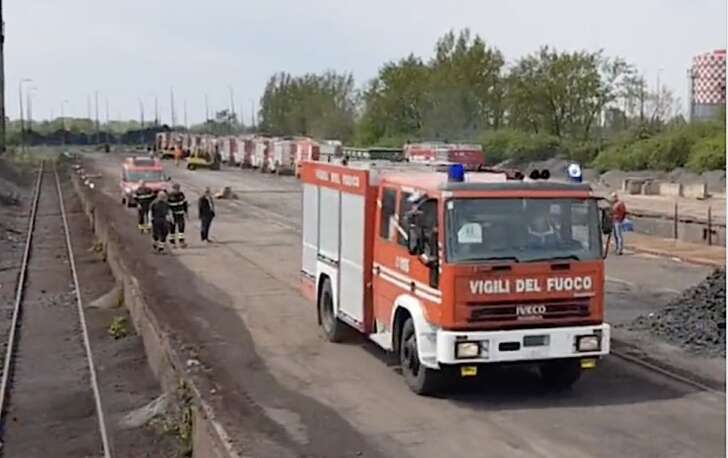 L’Italia dona all’Ucraina 45 mezzi dei Vigili del fuoco