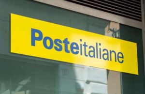 Pagamento pensioni da oggi Manifestazione dei dipendenti di Poste a Genova contro la privatizzazione