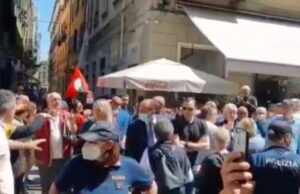 Ministro Speranza pesantemente contestato alla Spezia
