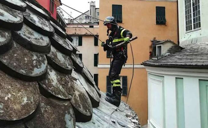 Chiesa San Giorgio, si staccano alcune arterie: sul posto i VVF