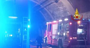 Auto si ribalta nella notte a Genova Est, tre feriti leggeri