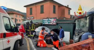 San Salvatore di Cogorno, intervento dei VVf per incidente stradale