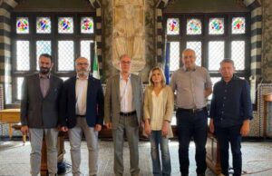 Firmato oggi un protocollo di intesa per realizzare la nuova diga foranea Firmato oggi un Protocollo di Intesa per realizzare la Nuova Diga Foranea