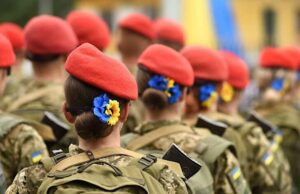 L’Ucraina mobilita per la guerra anche le donne dai 18 ai 60 anni L’Ucraina mobilita per la guerra anche le donne dai 18 ai 60 anni