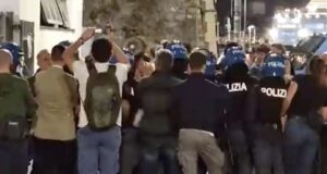 Convegno della Lega al Cap, l’irruzione dei portuali del Calp