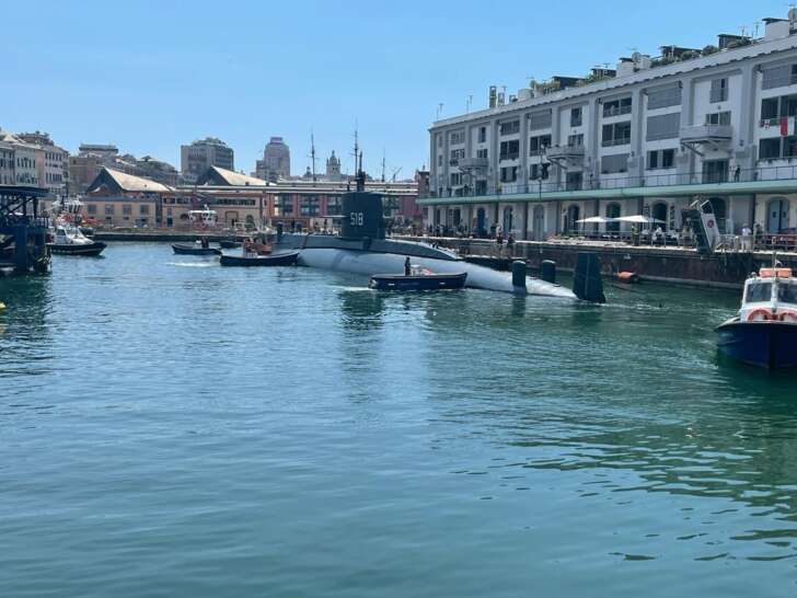 Il sommergibile Nazario Sauro è tornato in Darsena a Genova