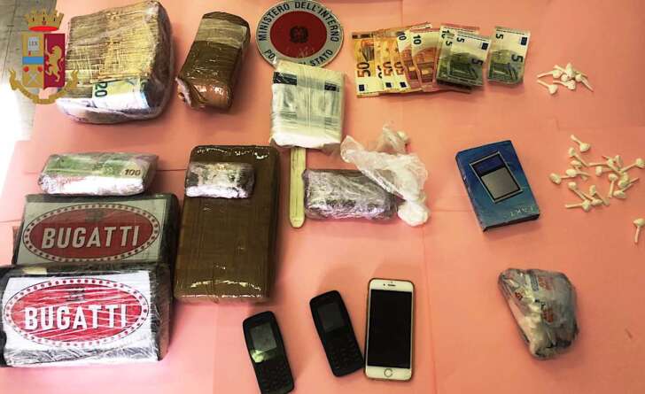 Carignano, cocaina ai vip: genovese arrestato con 4 chili di droga e 105mila euro