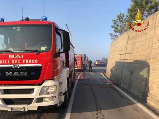 Incendio nella collina alle spalle di Genova Pra’