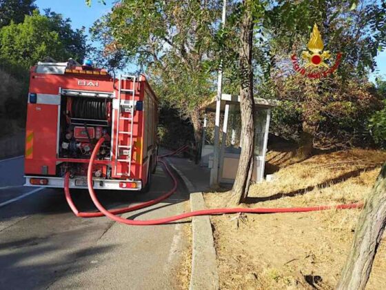 Spento definitivamente l’incendio alle spalle di Pra’