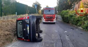 Incidente a Rivarolo, auto finisce su un fianco