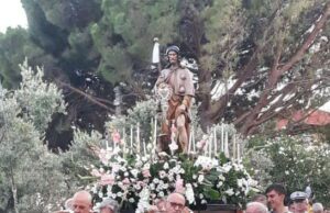 Festa Patronale a Varazze Varazze-Castagnabuona-La cassa di S.Rocco in processione