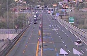 Ventimiglia, tragedia in autostrada: migrante travolto e ucciso Ventimiglia, tragedia in autostrada: migrante travolto ed ucciso