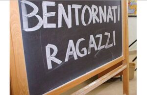 Scuola, niente misurazione temperature e niente dad per i positivi Rientro a scuola, per chi suona la campanella