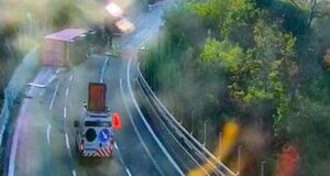 Si è risolto l’incidente sulla A10 che ha visto il ribaltamento di un mezzo pesante e fino a 7 chilometri di coda tra Celle Ligure e Arenzano.