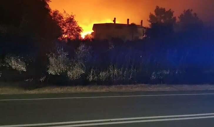 Incendio nel Savonese: a fuoco case, 120 persone sfollate