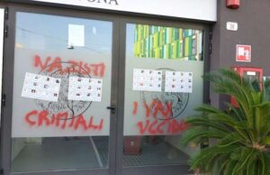 Scritte dei Guerrieri ViVi no vax all’Ordine dei Medici di Savona Scritte dei Guerrieri ViVi no vax all’Ordine dei Medici di Savona